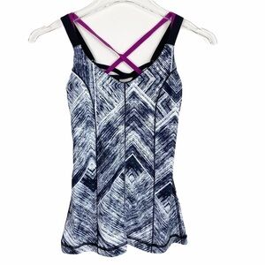 Lululemon Black white tank top w/ shelf bra